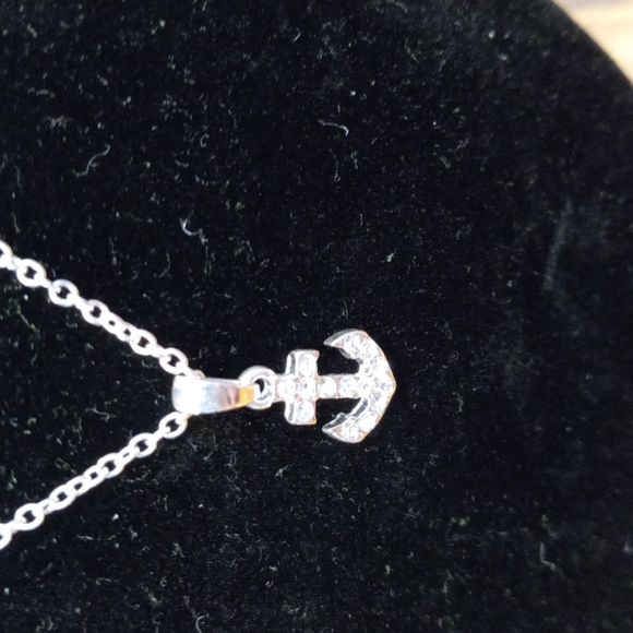 Anchor Necklace - Picture 2 of 3
